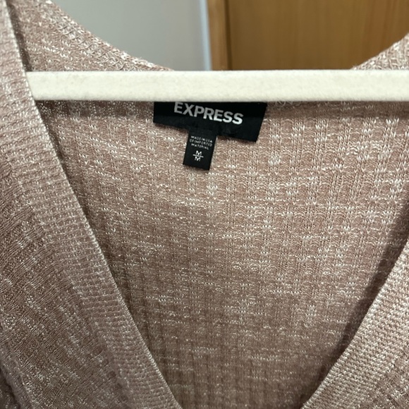 Pinkish Express dressier top- MEDIUM - Picture 2 of 6